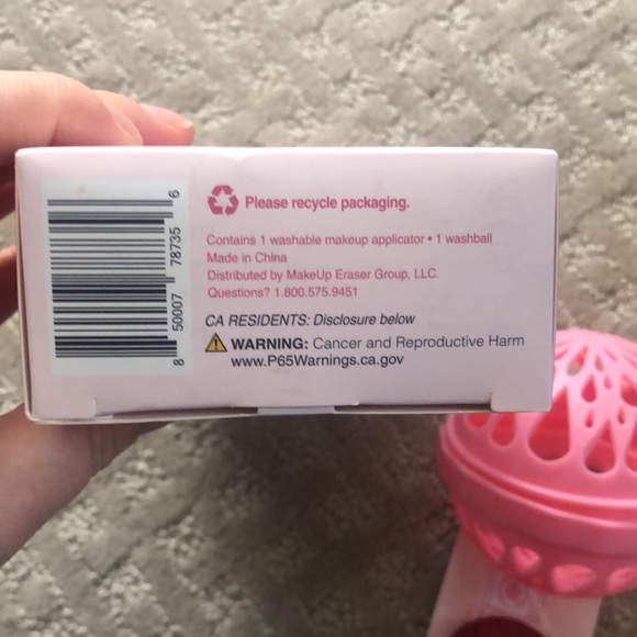 The Sponge by Makeup Eraser first ever machine washable makeup sponge - Picture 6 of 7